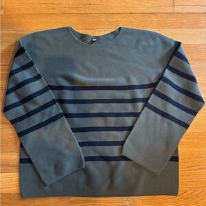Uniqlo Men's Olive and Navy Striped Crewneck Sweater